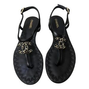 Chanel Be CC thong lambskin leather sandals